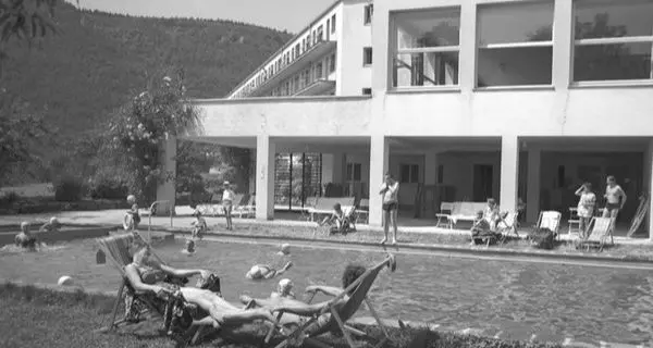 Ein Schwimmbad zur Erholung. Foto: Sammlung Holder, Haus der Geschichte Baden-Württemberg 