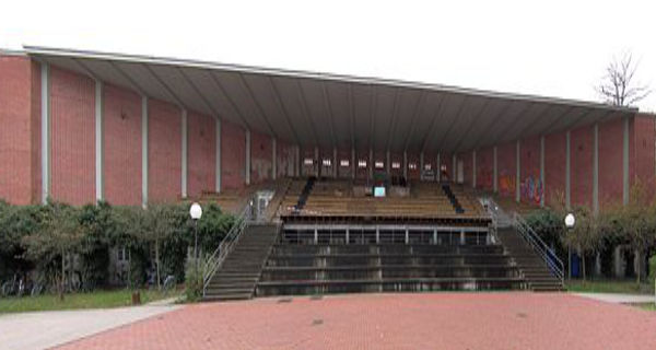 Altes Hochschulstadion in Karlsruhe. Foto: Dietmar Rabich, CC BY-SA 4.0 Altes Hochschulstadion in Karlsruhe. Foto: Dietmar Rabich, CC BY-SA 4.0