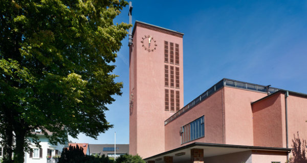 Kreuzkirche Stuttgart-Hedelfingen. Foto: © Wolfram Janzer Kreuzkirche Stuttgart-Hedelfingen. Foto: © Wolfram Janzer