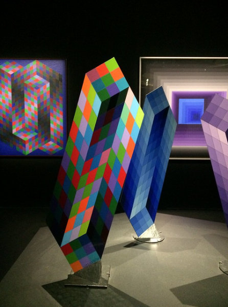 Exposition Vasarely, Beaubourg, Paris 2019 | flickr | Sylke Ibach | CC BY-NC 2.0 Exposition Vasarely, Beaubourg, Paris 2019