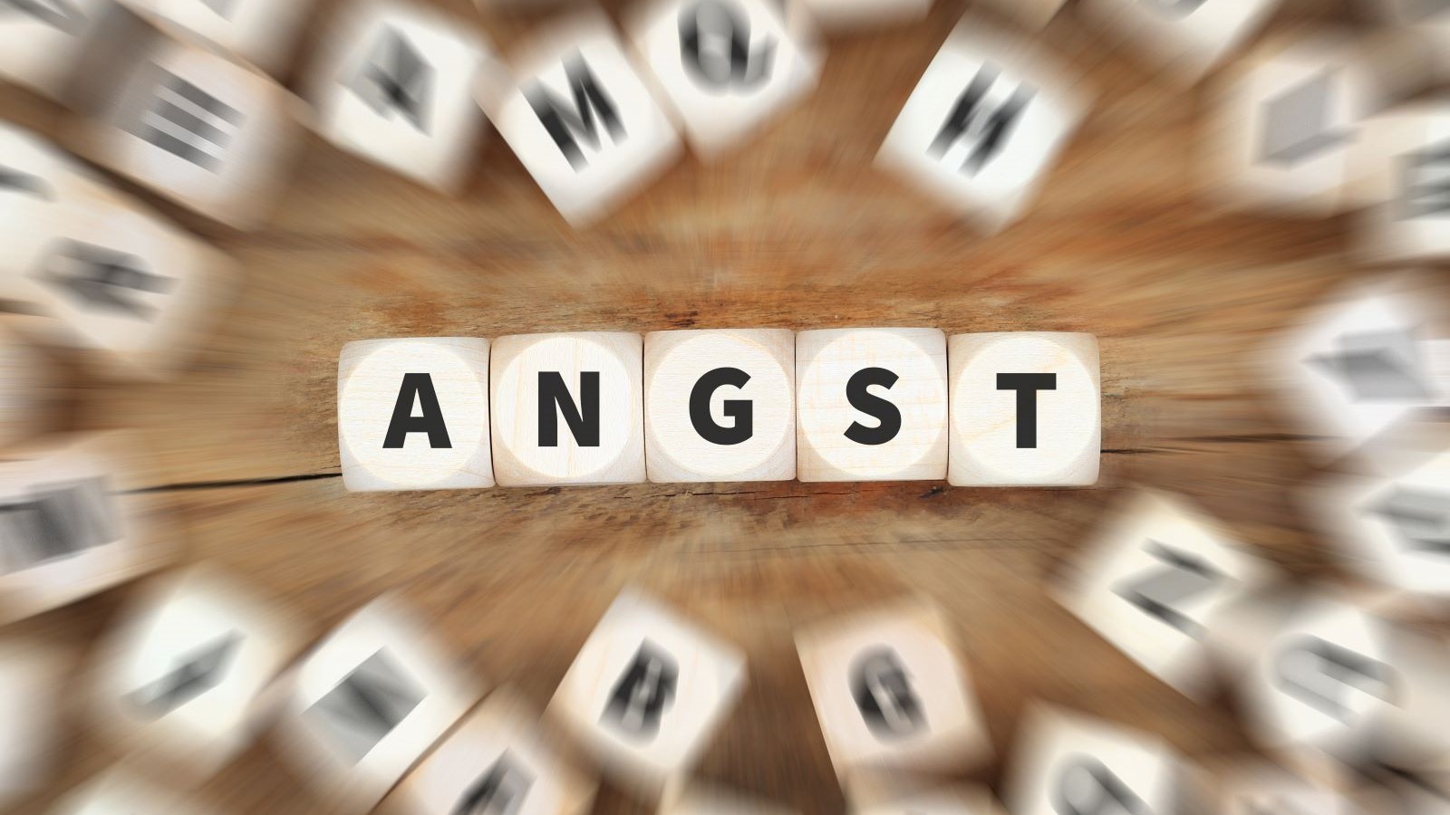 Symbolbild Angst. Darstellung auf Würfel. / Quelle: Foto: Adobe Stock | Markus Mainka Symbolbild Angst. Darstellung auf Würfel.